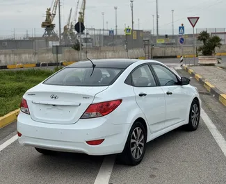 Vista frontale di un noleggio Hyundai Accent Sport Sedan a Durazzo, Albania ✓ Auto #13160. ✓ Cambio Automatico TM ✓ 0 recensioni.