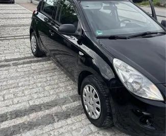 Noleggio auto Hyundai i20 2011 in Albania, con carburante Benzina e 50 cavalli di potenza ➤ A partire da 20 EUR al giorno.