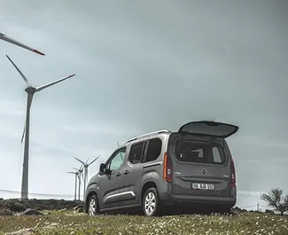 Noleggio Opel Combo Life. Auto Comfort, Monovolume per il noleggio in Turchia ✓ Cauzione di Senza deposito ✓ Opzioni assicurative RCT, SCDW.