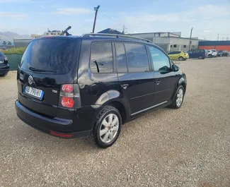 Noleggio Volkswagen Touran. Auto Comfort, Monovolume per il noleggio in Albania ✓ Cauzione di Senza deposito ✓ Opzioni assicurative RCT, FDW, All'estero.