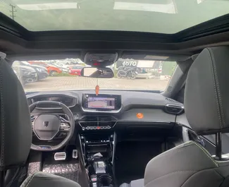 Motore Benzina da 1,2L di Peugeot 2008 2025 per il noleggio all'aeroporto di Dalaman.