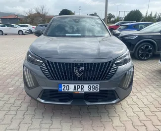 Peugeot 2008 2025 disponibile per il noleggio all'aeroporto di Dalaman, con limite di chilometraggio di 300 km/giorno.
