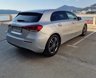Interni di Mercedes-Benz A180 cdi in affitto in Montenegro. Un'ottima auto da 5 posti con cambio Automatico.