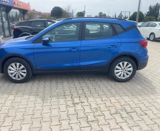 Noleggio SEAT Arona. Auto Economica, Crossover per il noleggio in Turchia ✓ Cauzione di Deposito di 300 USD ✓ Opzioni assicurative RCT, CDW, FDW, Passeggeri, Furto, Giovane.