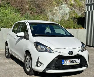 Noleggio Toyota Yaris. Auto Economica, Comfort per il noleggio in Montenegro ✓ Cauzione di Deposito di 100 EUR ✓ Opzioni assicurative RCT, SCDW, All'estero.