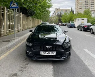 Ford Mustang Coupe 2018 disponibile per il noleggio a Baku, con limite di chilometraggio di illimitato.