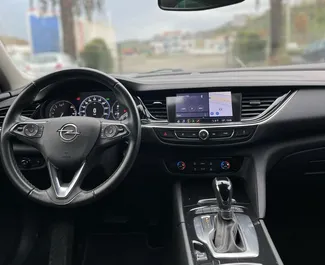 Motore Benzina da 1,5L di Opel Insignia 2019 per il noleggio all'aeroporto di Tirana.