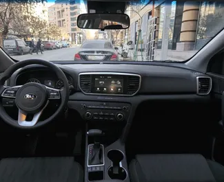 Interni di Kia Sportage in affitto in Armenia. Un'ottima auto da 5 posti con cambio Automatico.