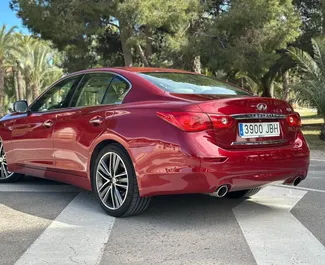 Noleggio Infiniti Q50. Auto Premium per il noleggio in Spagna ✓ Cauzione di Deposito di 300 EUR ✓ Opzioni assicurative RCT.