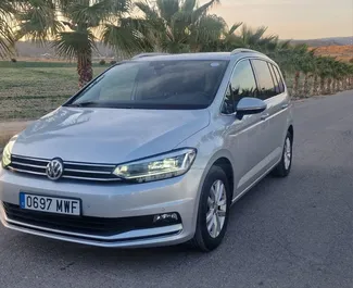 Noleggio auto Volkswagen Touran #13028 Automatico ad Alicante, dotata di motore 2,0L ➤ Da Yevheniia in Spagna.