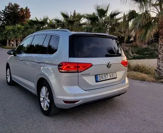 Noleggio Volkswagen Touran. Auto Comfort, Monovolume per il noleggio in Spagna ✓ Cauzione di Deposito di 300 EUR ✓ Opzioni assicurative RCT.