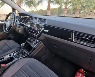 Motore Diesel da 2,0L di Volkswagen Touran 2019 per il noleggio ad Alicante.