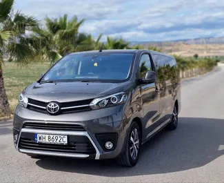 Noleggio auto Toyota Proace Verso 2023 in Spagna, con carburante Diesel e 130 cavalli di potenza ➤ A partire da 150 EUR al giorno.