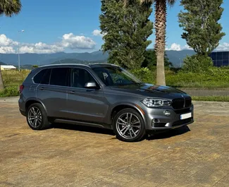 Noleggio auto BMW X5 2016 in Georgia, con carburante Benzina e 347 cavalli di potenza ➤ A partire da 225 GEL al giorno.