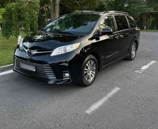 Motore Benzina da 3,5L di Toyota Sienna 2020 per il noleggio a Yerevan.