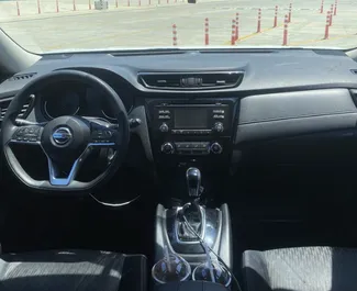 Noleggio Nissan Rogue. Auto Comfort, Crossover per il noleggio in Georgia ✓ Cauzione di Deposito di 100 GEL ✓ Opzioni assicurative RCT, CDW, Passeggeri.