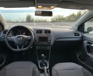 Volkswagen Polo 2018 disponibile per il noleggio a Rafailovici, con limite di chilometraggio di illimitato.
