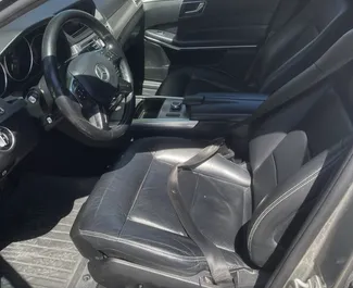 Noleggio auto Mercedes-Benz E220 2016 in Albania, con carburante Diesel e 104 cavalli di potenza ➤ A partire da 55 EUR al giorno.