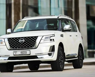 Vista frontale di un noleggio Nissan Patrol a Dubai, Emirati Arabi Uniti ✓ Auto #13328. ✓ Cambio Automatico TM ✓ 0 recensioni.