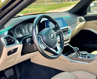 Noleggio auto BMW 330i #13445 Automatico a Dubai, dotata di motore 2,0L ➤ Da Mohammad negli Emirati Arabi Uniti.