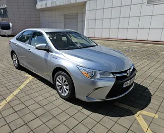 Vista frontale di un noleggio Toyota Camry a Batumi, Georgia ✓ Auto #11751. ✓ Cambio Automatico TM ✓ 0 recensioni.