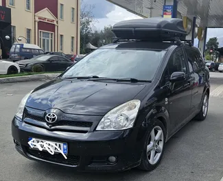 Noleggio auto Toyota Corolla Verso #13391 Manuale all'aeroporto di Tirana, dotata di motore 55,0L ➤ Da Marina in Albania.