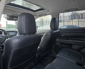 Mitsubishi Outlander Xl 2018 disponibile per il noleggio a Tbilisi, con limite di chilometraggio di illimitato.