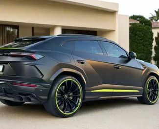 Noleggio Lamborghini Urus. Auto Premium, Lusso, Crossover per il noleggio negli Emirati Arabi Uniti ✓ Cauzione di Deposito di 2500 AED ✓ Opzioni assicurative RCT.