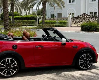 Noleggio Mini Cooper. Auto Comfort, Premium per il noleggio negli Emirati Arabi Uniti ✓ Cauzione di Deposito di 2500 AED ✓ Opzioni assicurative RCT.