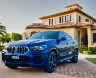 Vista frontale di un noleggio BMW X6 a Dubai, Emirati Arabi Uniti ✓ Auto #13451. ✓ Cambio Automatico TM ✓ 0 recensioni.
