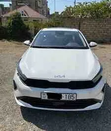 Vista frontale di un noleggio Kia Cerato a Baku, Azerbaigian ✓ Auto #13510. ✓ Cambio Automatico TM ✓ 0 recensioni.