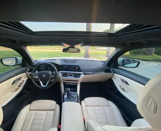 Noleggio auto BMW 330i 2022 negli Emirati Arabi Uniti, con carburante Benzina e 255 cavalli di potenza ➤ A partire da 350 AED al giorno.