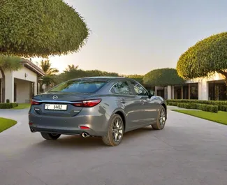 Vista frontale di un noleggio Mazda 6 a Dubai, Emirati Arabi Uniti ✓ Auto #13306. ✓ Cambio Automatico TM ✓ 0 recensioni.