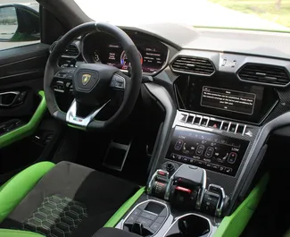 Noleggio auto Lamborghini Urus 2021 negli Emirati Arabi Uniti, con carburante Benzina e 641 cavalli di potenza ➤ A partire da 2700 AED al giorno.