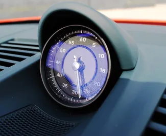 Noleggio Porsche 911 Carrera GTS. Auto Premium, Lusso, Cabrio per il noleggio negli Emirati Arabi Uniti ✓ Cauzione di Deposito di 2500 AED ✓ Opzioni assicurative RCT.