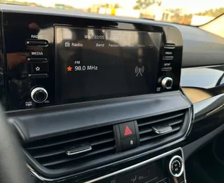 Noleggio auto Kia Seltos 2024 negli Emirati Arabi Uniti, con carburante Benzina e 146 cavalli di potenza ➤ A partire da 130 AED al giorno.