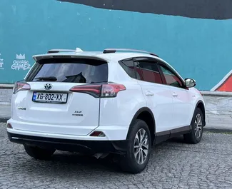 Motore Ibrido da 2,5L di Toyota Rav4 2016 per il noleggio a Batumi.