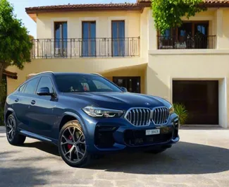 BMW X6 2022 disponibile per il noleggio a Dubai, con limite di chilometraggio di illimitato.