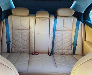 Noleggio BMW 735i. Auto Premium, Lusso per il noleggio negli Emirati Arabi Uniti ✓ Cauzione di Deposito di 2500 AED ✓ Opzioni assicurative RCT.