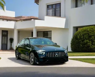 Motore Benzina da 2,0L di Mercedes-Benz A220 2022 per il noleggio a Dubai.