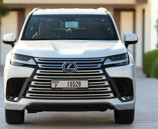 Vista frontale di un noleggio Lexus LX570 a Dubai, Emirati Arabi Uniti ✓ Auto #13474. ✓ Cambio Automatico TM ✓ 0 recensioni.