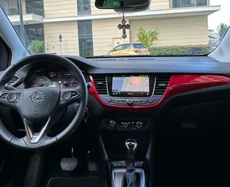 Opel Crossland 2021 disponibile per il noleggio a Belgrado, con limite di chilometraggio di illimitato.