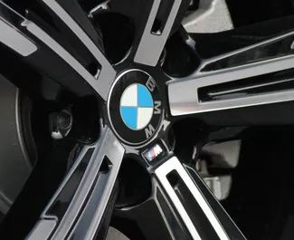 Noleggio BMW 430i Cabrio. Auto Premium, Lusso, Cabrio per il noleggio negli Emirati Arabi Uniti ✓ Cauzione di Deposito di 2500 AED ✓ Opzioni assicurative RCT.