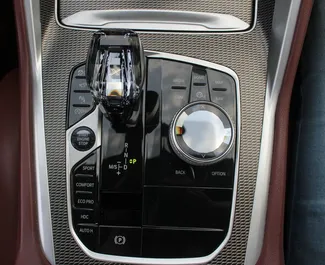 Noleggio BMW X6. Auto Premium, Crossover per il noleggio negli Emirati Arabi Uniti ✓ Cauzione di Deposito di 2500 AED ✓ Opzioni assicurative RCT.