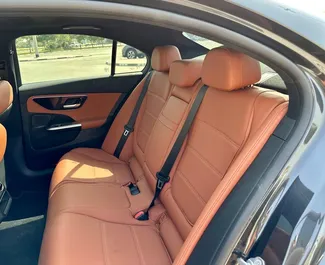 Motore Benzina da 2,0L di Mercedes-Benz C300 Coupe 2022 per il noleggio a Dubai.