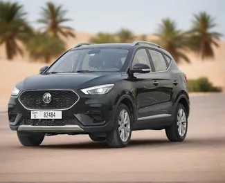 Vista frontale di un noleggio MG ZS a Dubai, Emirati Arabi Uniti ✓ Auto #13319. ✓ Cambio Automatico TM ✓ 0 recensioni.