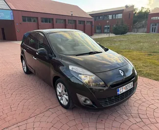 Motore Diesel da 2,0L di Renault Grand Scenic 2014 per il noleggio a Budva.