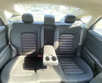 Motore Benzina da 2,5L di Ford Fusion Sedan 2014 per il noleggio a Tbilisi.