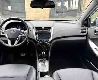Noleggio Hyundai Accent. Auto Economica per il noleggio in Albania ✓ Cauzione di Deposito di 50 EUR ✓ Opzioni assicurative All'estero.