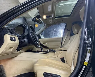 BMW 320d 2016 con sistema A trazione anteriore, disponibile a Tbilisi.